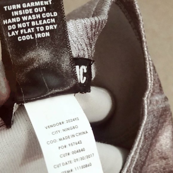 Hot Topic - Women's silver metallic crewneck sweater, small/medium, long sleeve - Picture 6 of 6